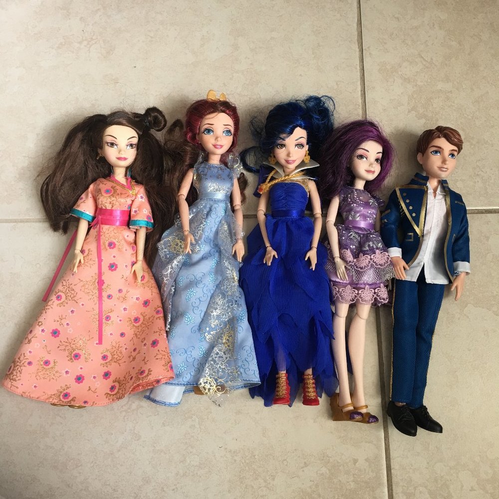 Disney Descendants Dolls Bundle